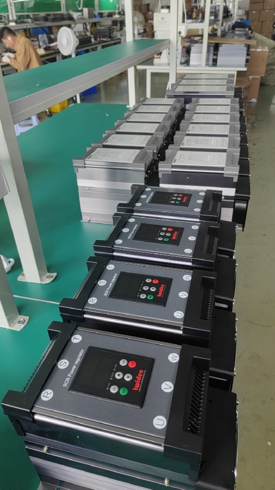 为什么电力调整器的保险丝容易被烧？