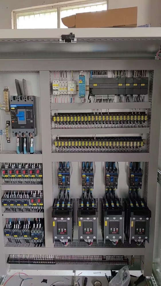 电力调整器在高海拔地域使用时，必要思考哪些特殊成分？