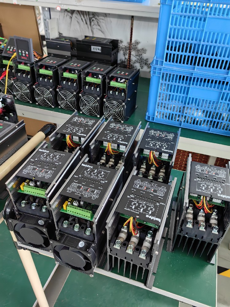 电力调整器在哪些工业领域利用最宽泛（如电炉加热、电机调快等）？有什么特殊的利用案例？