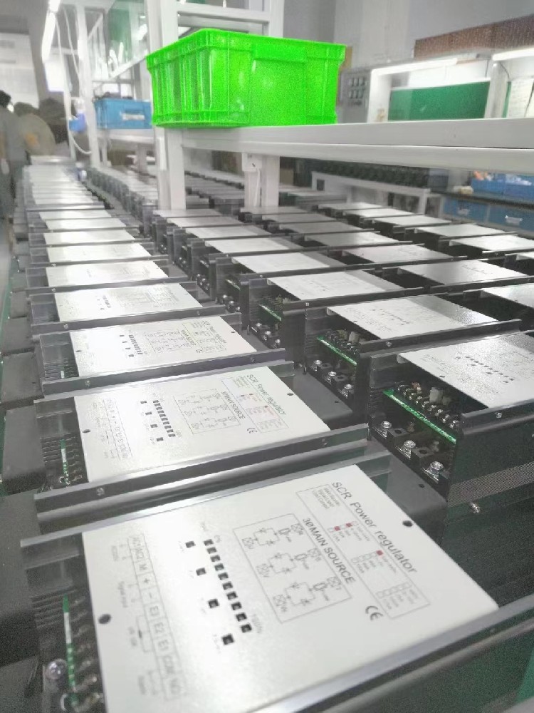 电力调整器的节造算法对其动态响应机能有多大的提升作用？