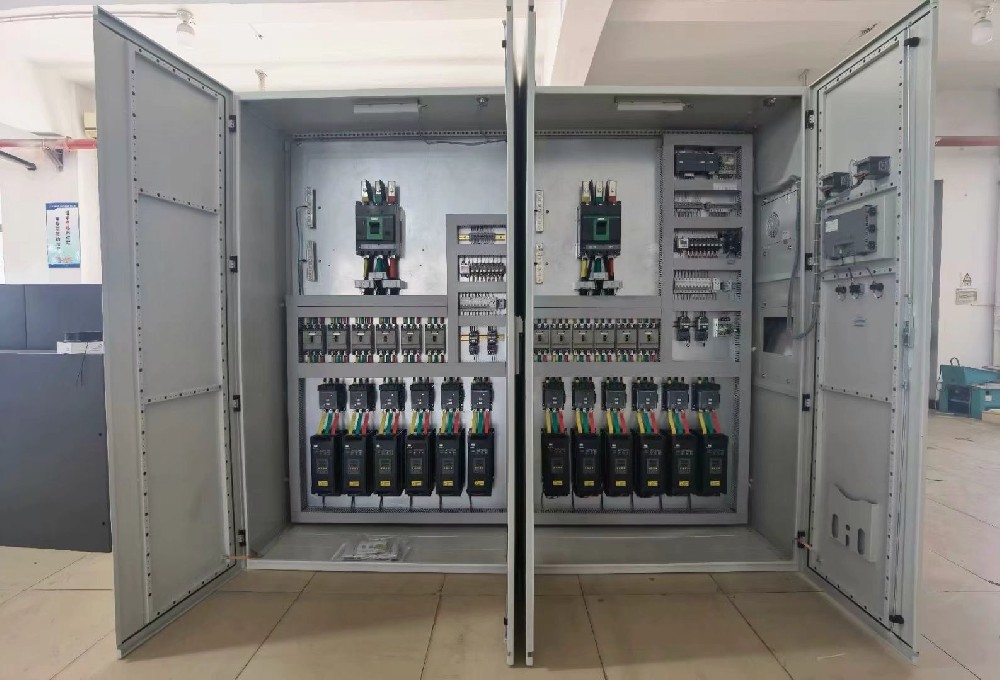 不幼心将电力调整器的表壳败坏，自行更换表壳会不会影响设备的防护等级和正常使用？